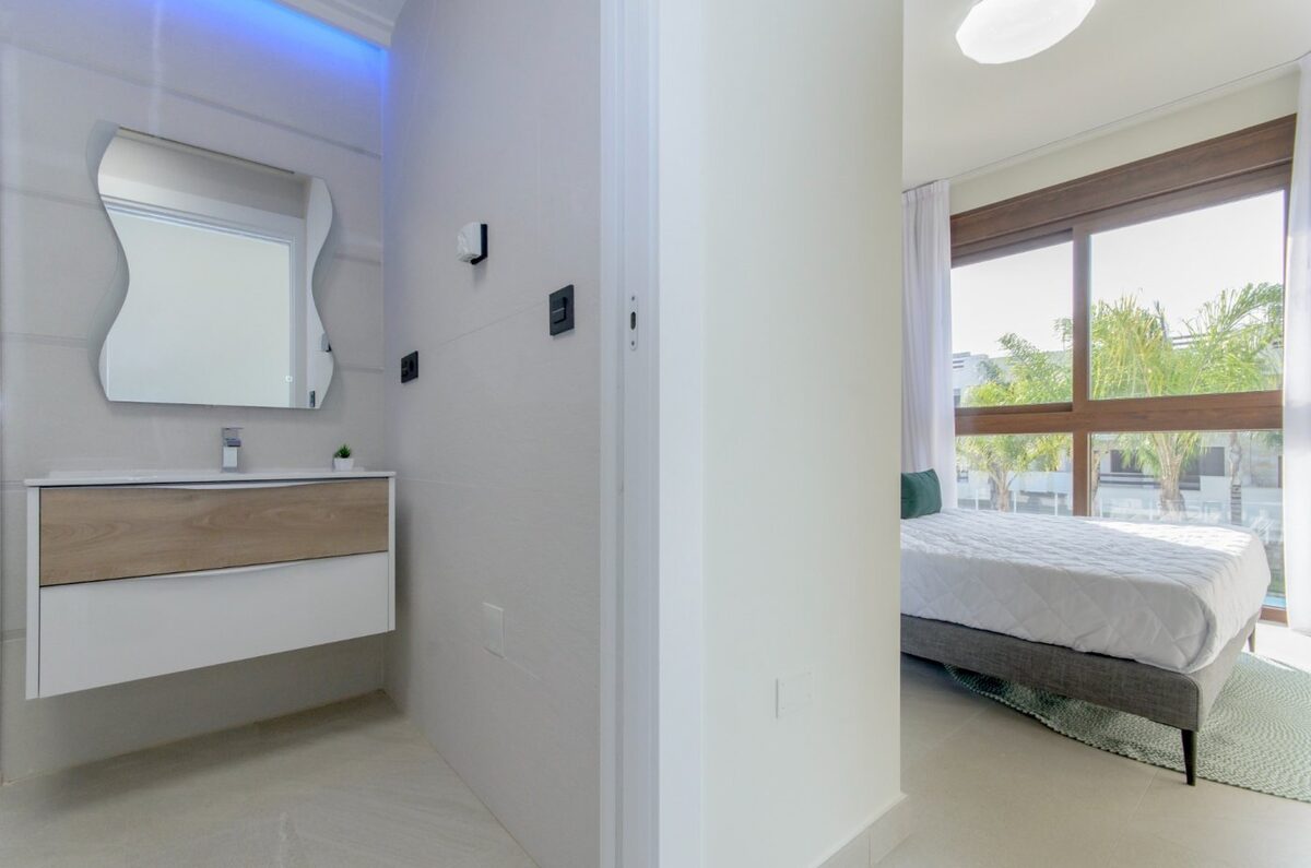 Bungalow z 3 sypialniami, 70m² w Torrevieja, Hiszpania [ID: 0137-N6473]