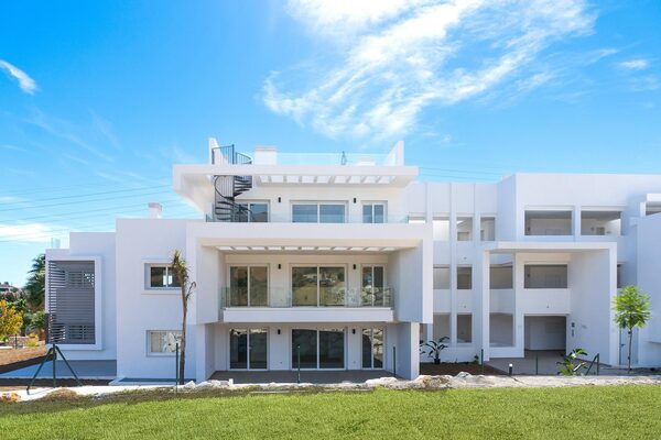 Apartment in Casares, Spain, 55m² - image 2