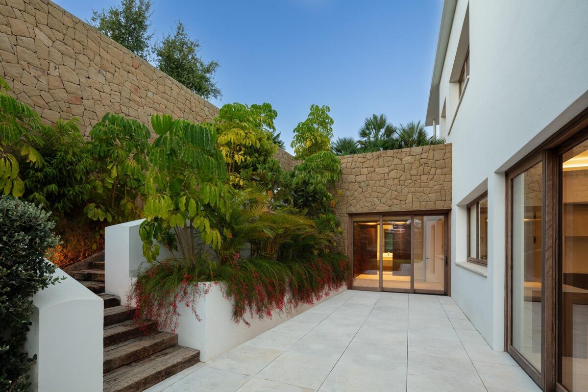 Willa z 6 sypialniami, 795m² w Casares, Hiszpania [ID: 0137-SP0587]