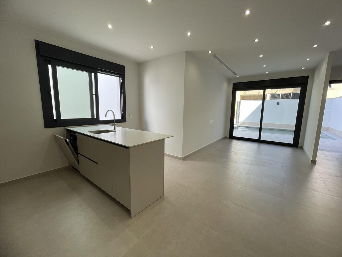 Villa with 3 bedrooms, 134m² in Almoradi, Spain [ID: 0137-N9262]