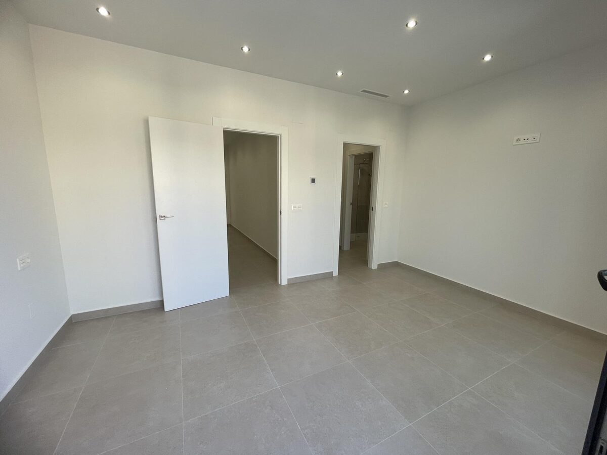 Villa with 3 bedrooms, 134m² in Almoradi, Spain [ID: 0137-N9262]