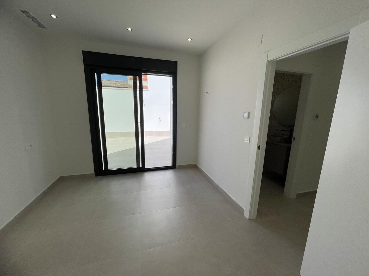 Villa with 3 bedrooms, 134m² in Almoradi, Spain [ID: 0137-N9262]