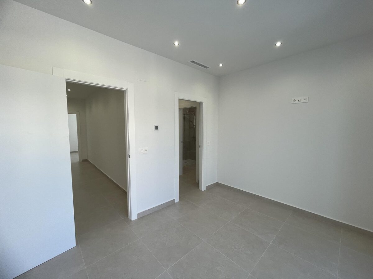 Villa with 3 bedrooms, 134m² in Almoradi, Spain [ID: 0137-N9262]