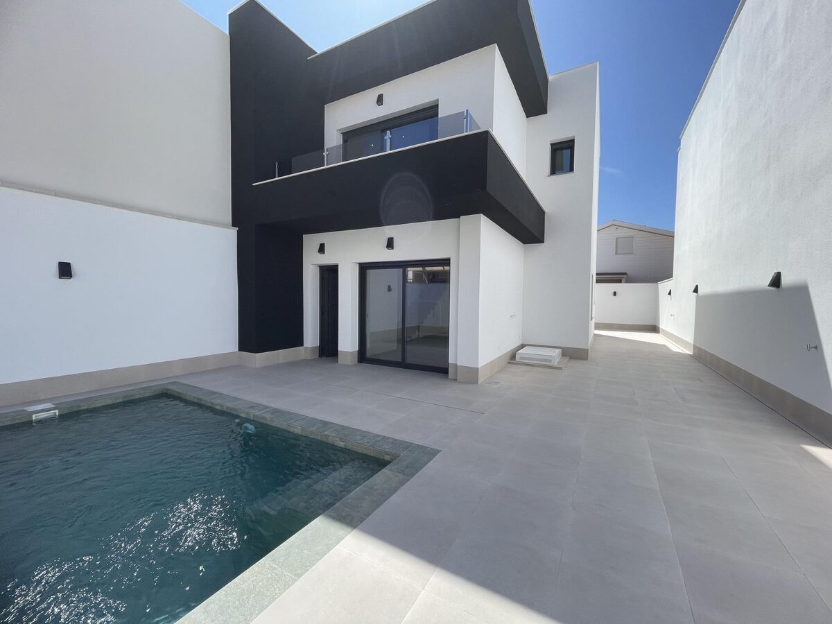 Villa with 3 bedrooms, 134m² in Almoradi, Spain [ID: 0137-N9262]