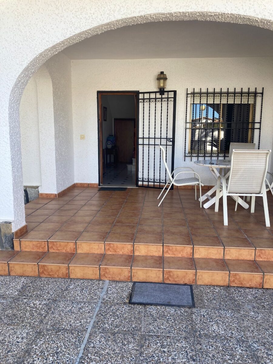 Willa z 4 sypialniami, 360m² w Оріуела Коста, Hiszpania [ID: 0150-LS-2012]