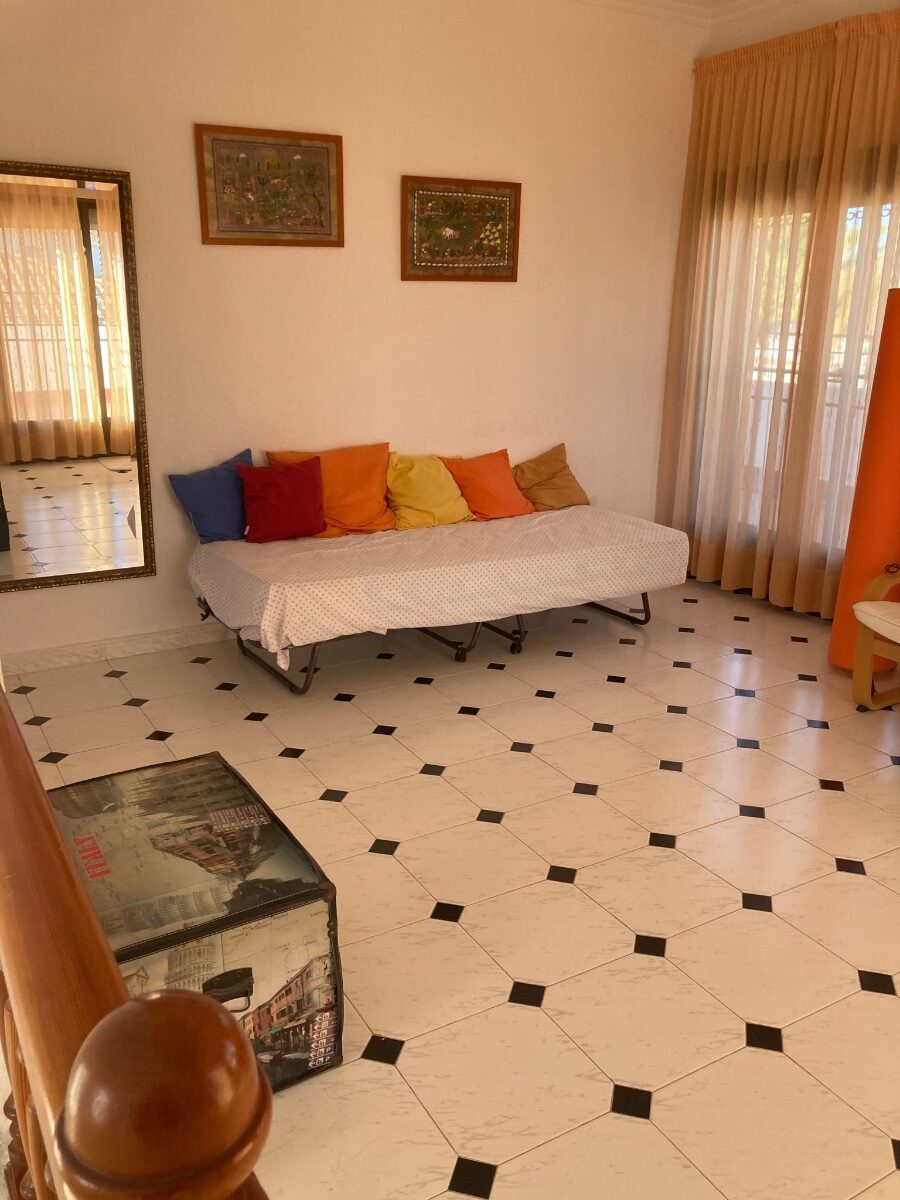 Willa z 4 sypialniami, 360m² w Оріуела Коста, Hiszpania [ID: 0150-LS-2012]