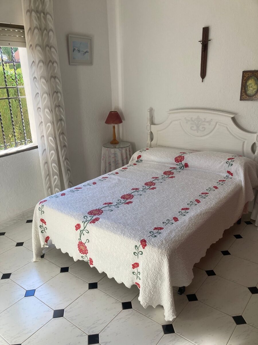 Willa z 4 sypialniami, 360m² w Оріуела Коста, Hiszpania [ID: 0150-LS-2012]