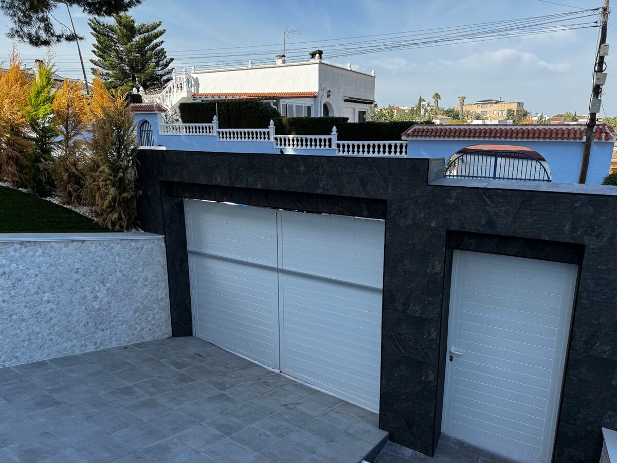 Будинок з 5 спальнями, 165м² в Торрев'єха, Іспанія [ID: 0150-LS-2901]