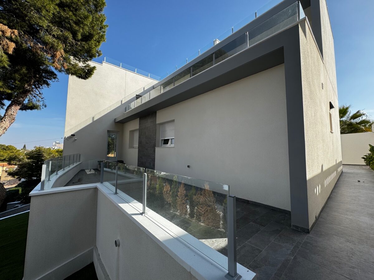 Будинок з 5 спальнями, 165м² в Торрев'єха, Іспанія [ID: 0150-LS-2901]