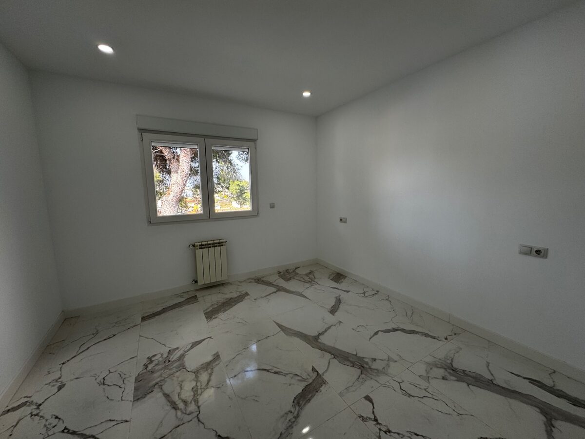 Будинок з 5 спальнями, 165м² в Торрев'єха, Іспанія [ID: 0150-LS-2901]