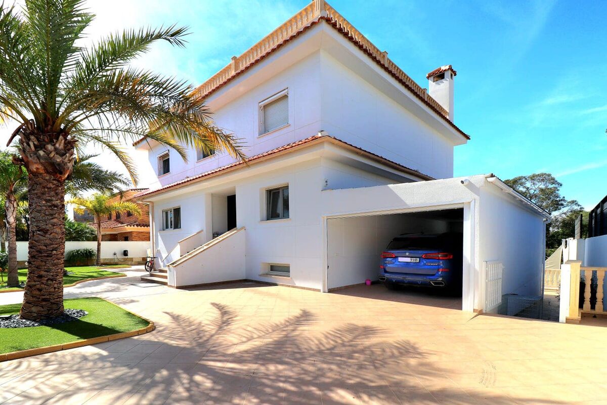 Willa z 5 sypialniami, 250m² w Оріуела Коста, Hiszpania [ID: 0150-LS-0102]