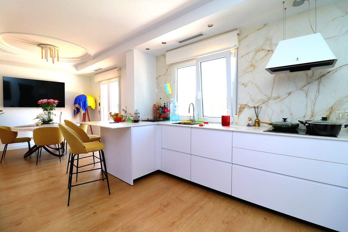 Willa z 5 sypialniami, 250m² w Оріуела Коста, Hiszpania [ID: 0150-LS-0102]