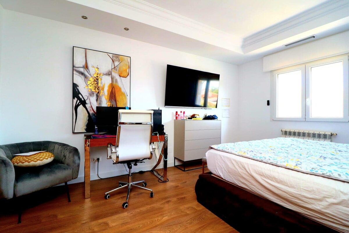 Willa z 5 sypialniami, 250m² w Оріуела Коста, Hiszpania [ID: 0150-LS-0102]
