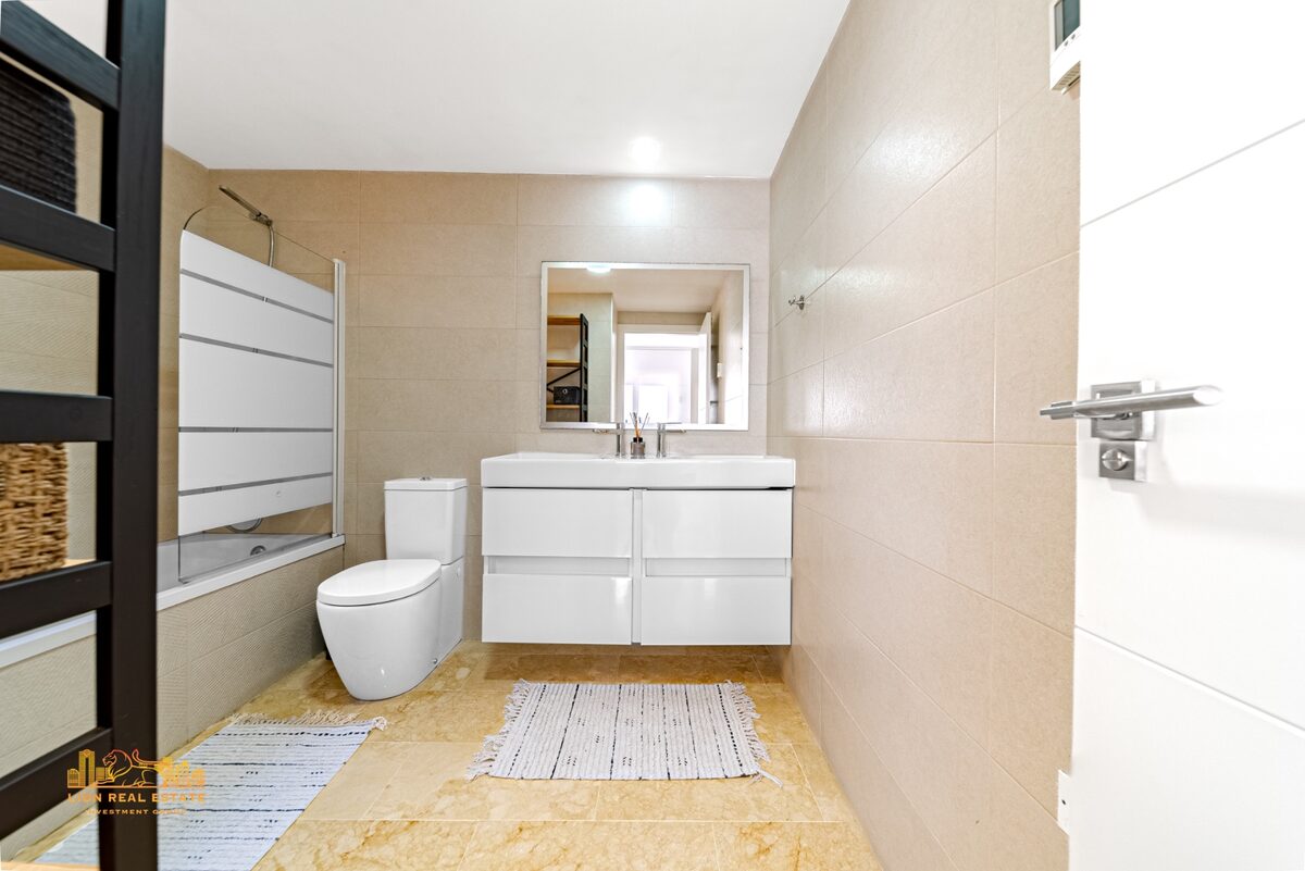 Apartment with 3 bedrooms, 115m² in Punta Prima, Spain [ID: 0150-LS-1803]