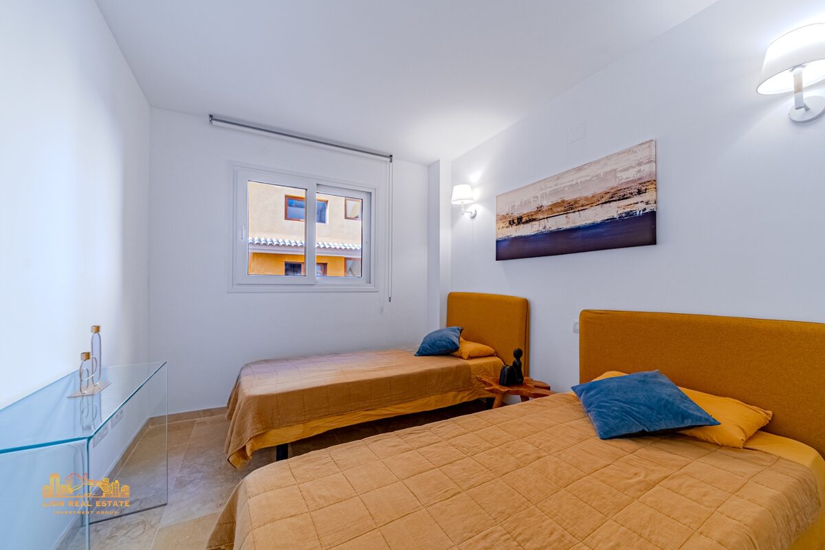 Apartment with 3 bedrooms, 115m² in Punta Prima, Spain [ID: 0150-LS-1803]
