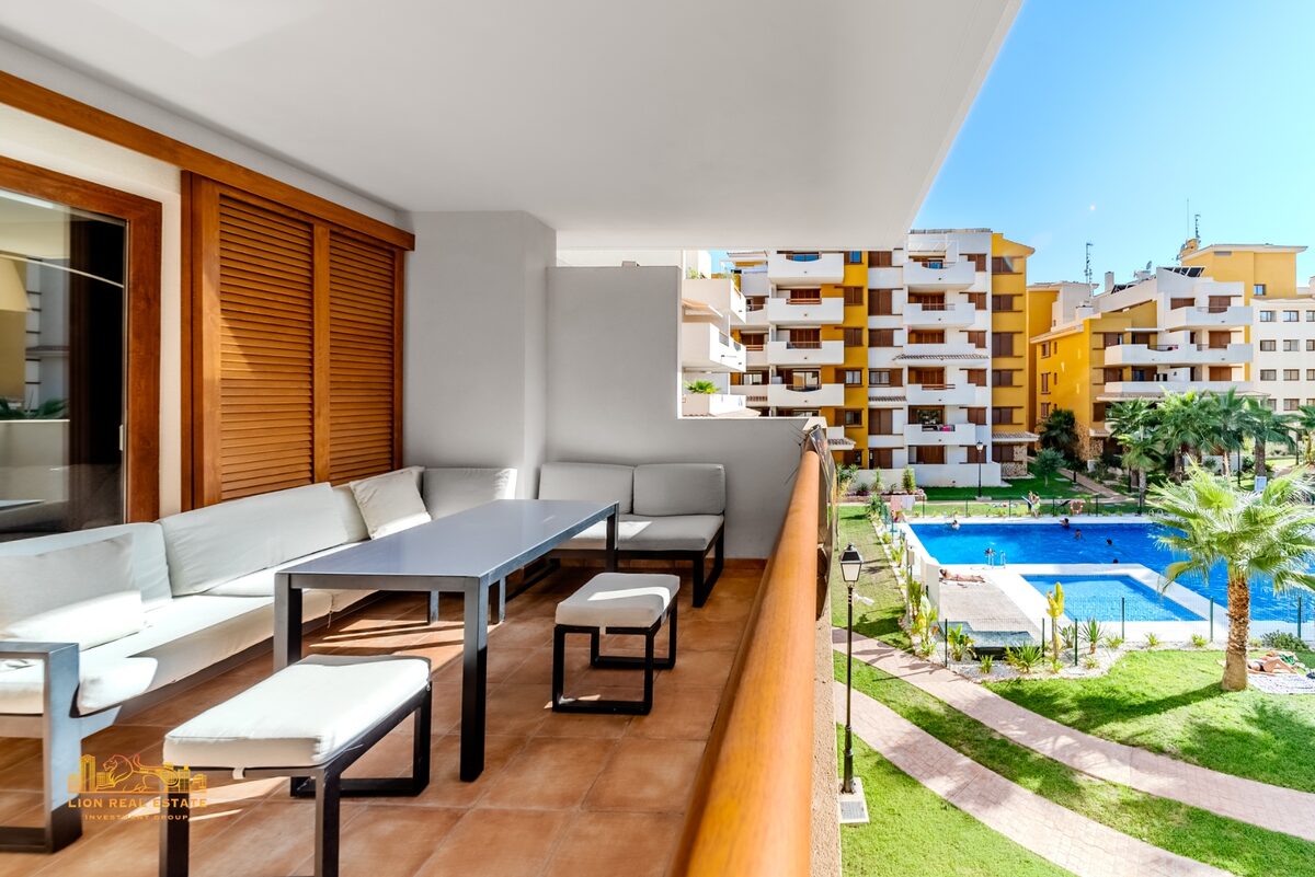 Apartment with 3 bedrooms, 115m² in Punta Prima, Spain [ID: 0150-LS-1803]