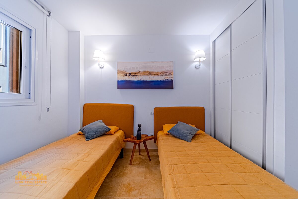 Apartment with 3 bedrooms, 115m² in Punta Prima, Spain [ID: 0150-LS-1803]