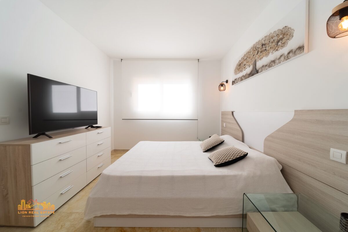 Apartment with 3 bedrooms, 115m² in Punta Prima, Spain [ID: 0150-LS-1803]
