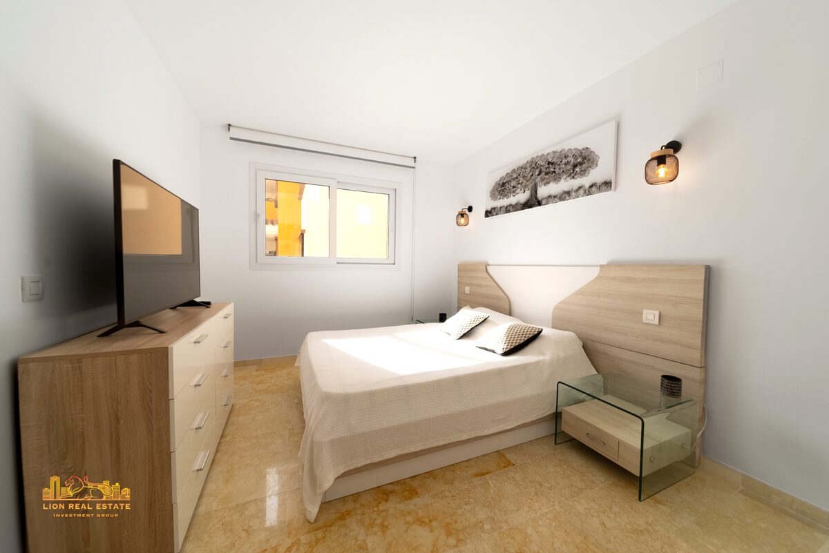 Apartment with 3 bedrooms, 115m² in Punta Prima, Spain [ID: 0150-LS-1803]