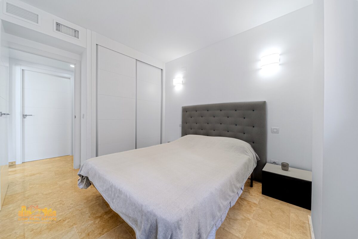 Apartment with 3 bedrooms, 115m² in Punta Prima, Spain [ID: 0150-LS-1803]