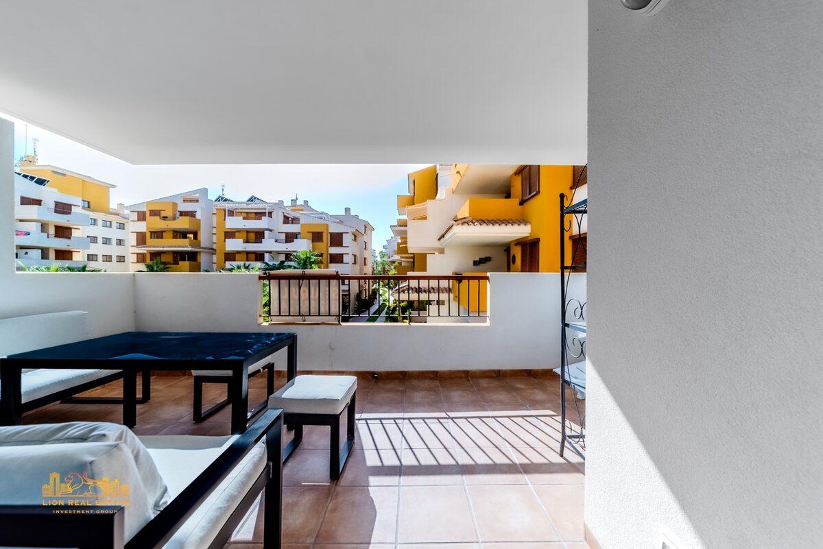 Apartment with 3 bedrooms, 115m² in Punta Prima, Spain [ID: 0150-LS-1803]