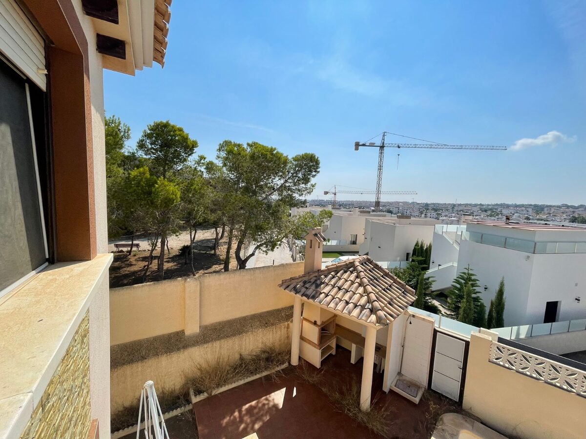 Будинок з 4 спальнями, 134м² в Оріуела Коста, Іспанія [ID: 0150-LS-0305]