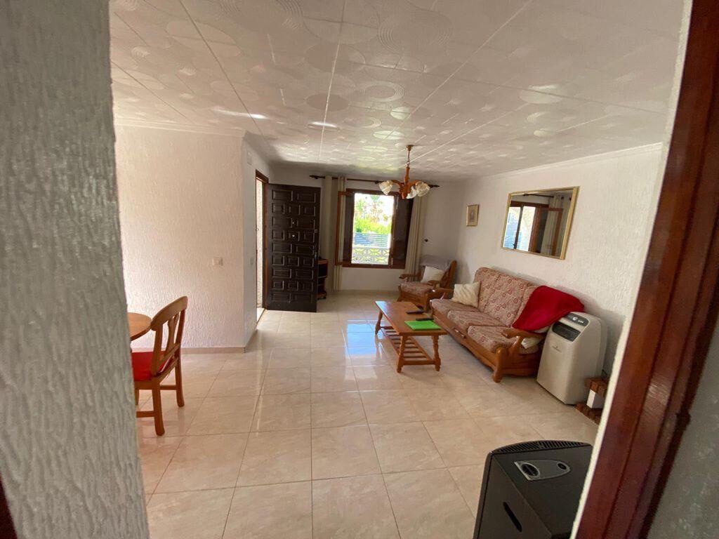 Townhouse with 12 bedrooms, 404m² in Torrevieja, Spain [ID: 0150-LS-1306]
