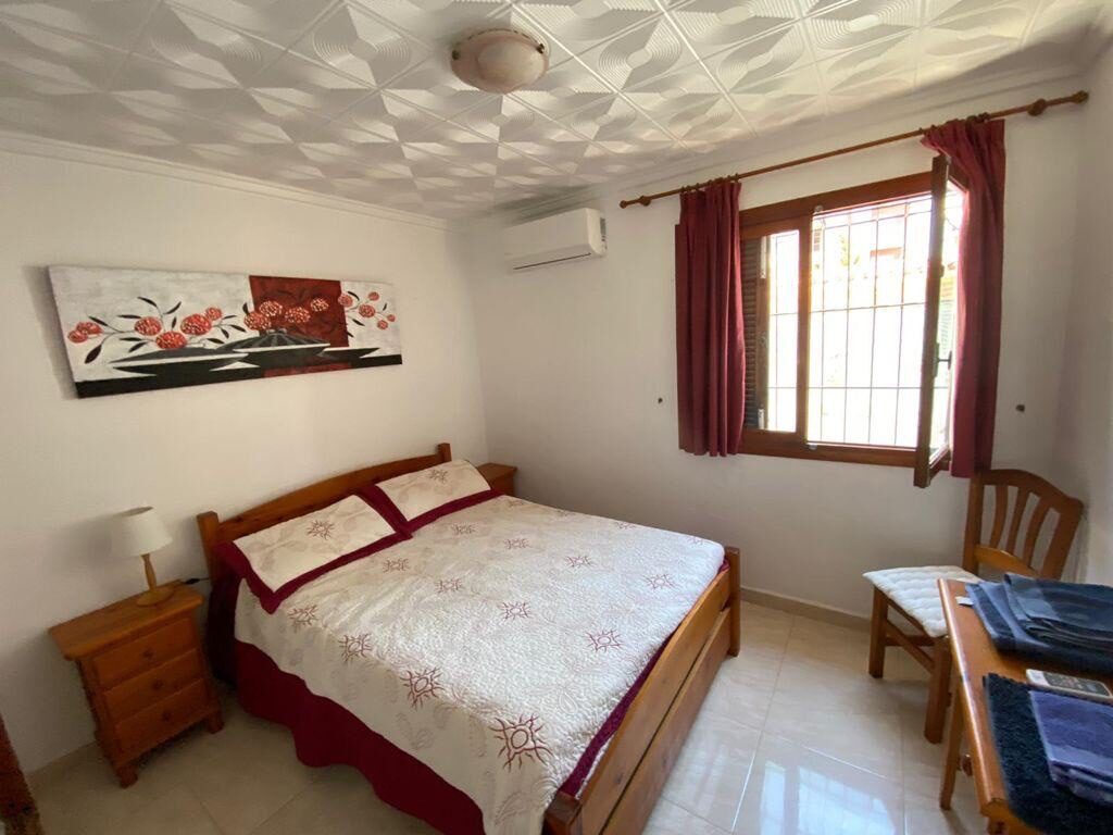 Townhouse with 12 bedrooms, 404m² in Torrevieja, Spain [ID: 0150-LS-1306]