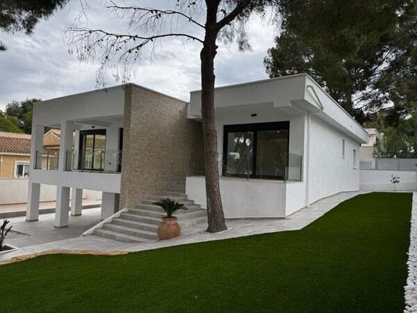 Willa w Torrevieja, Hiszpania, 280m²