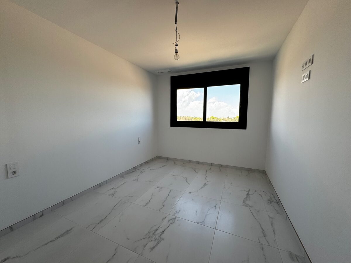 Apartment with 3 bedrooms, 116m² in Punta Prima, Spain [ID: 0150-LS-0409]