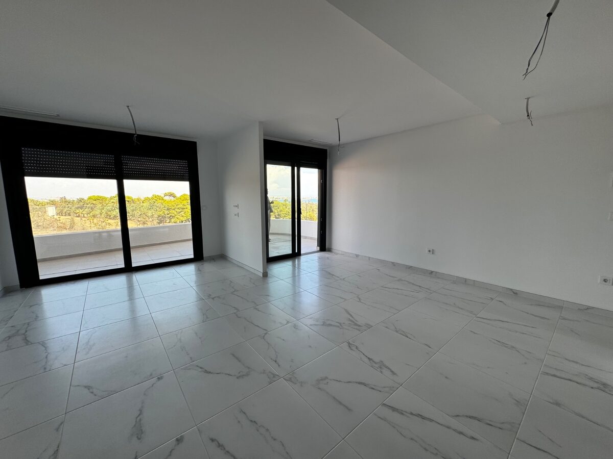 Apartment with 3 bedrooms, 116m² in Punta Prima, Spain [ID: 0150-LS-0409]