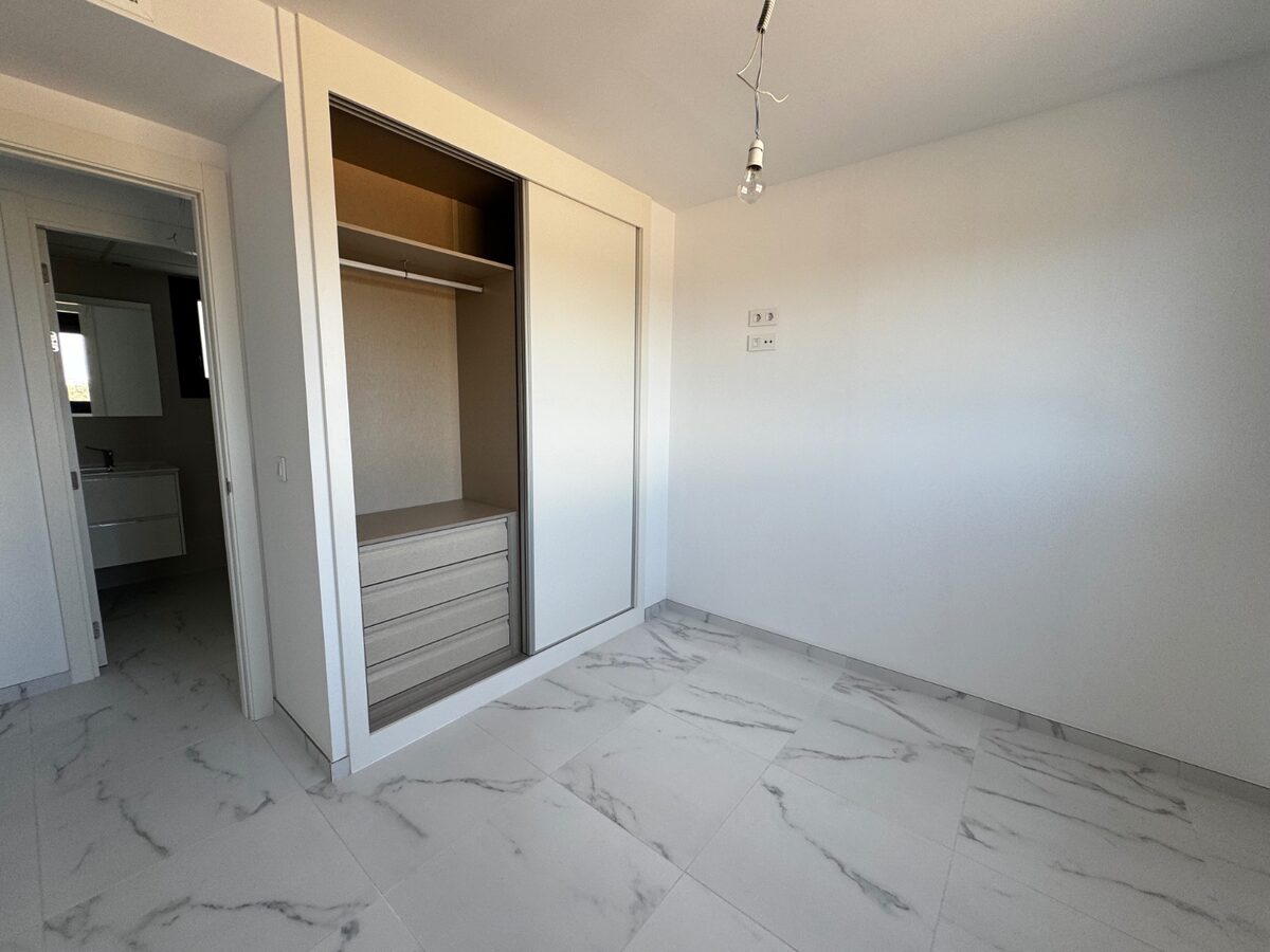 Apartment with 3 bedrooms, 116m² in Punta Prima, Spain [ID: 0150-LS-0409]