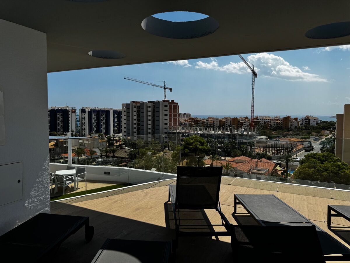Apartment with 3 bedrooms, 116m² in Punta Prima, Spain [ID: 0150-LS-0409]