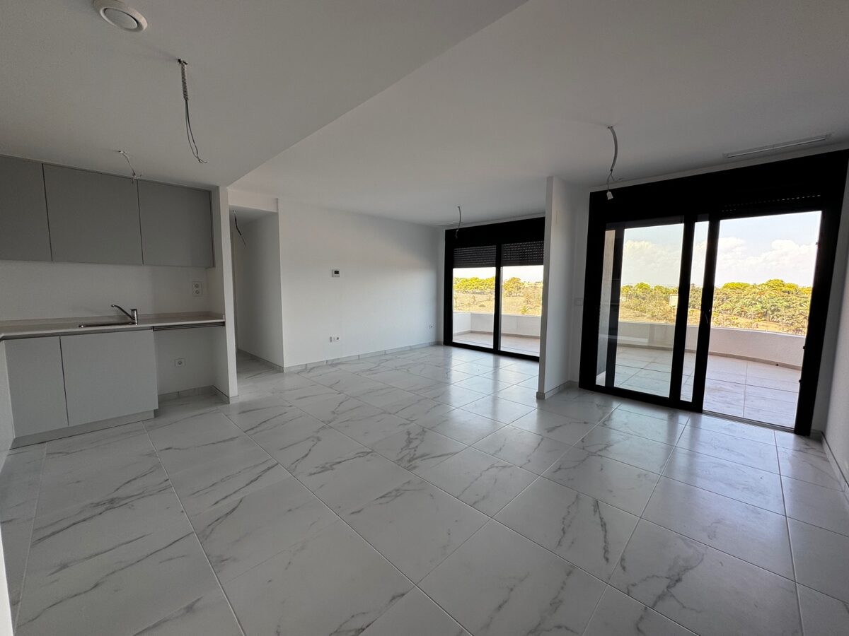 Apartment with 3 bedrooms, 116m² in Punta Prima, Spain [ID: 0150-LS-0409]