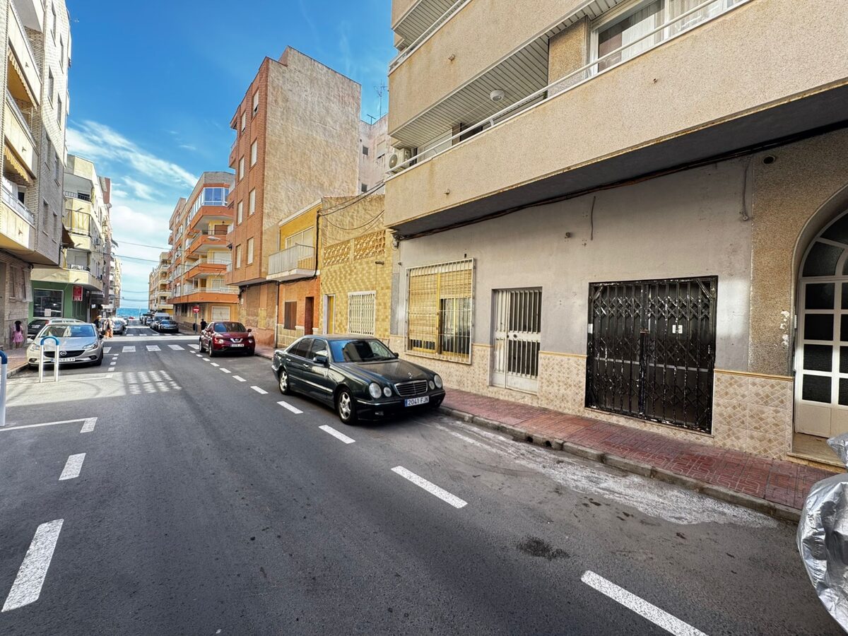 Коммерческое помещение с 2 спальнями, 260м² в Торревьеха, Испания [ID: 0150-LS-1201S]