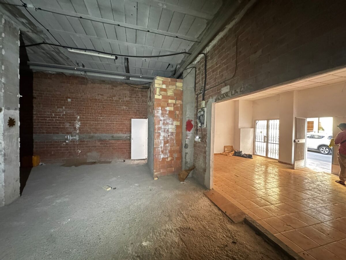 Коммерческое помещение с 2 спальнями, 260м² в Торревьеха, Испания [ID: 0150-LS-1201S]