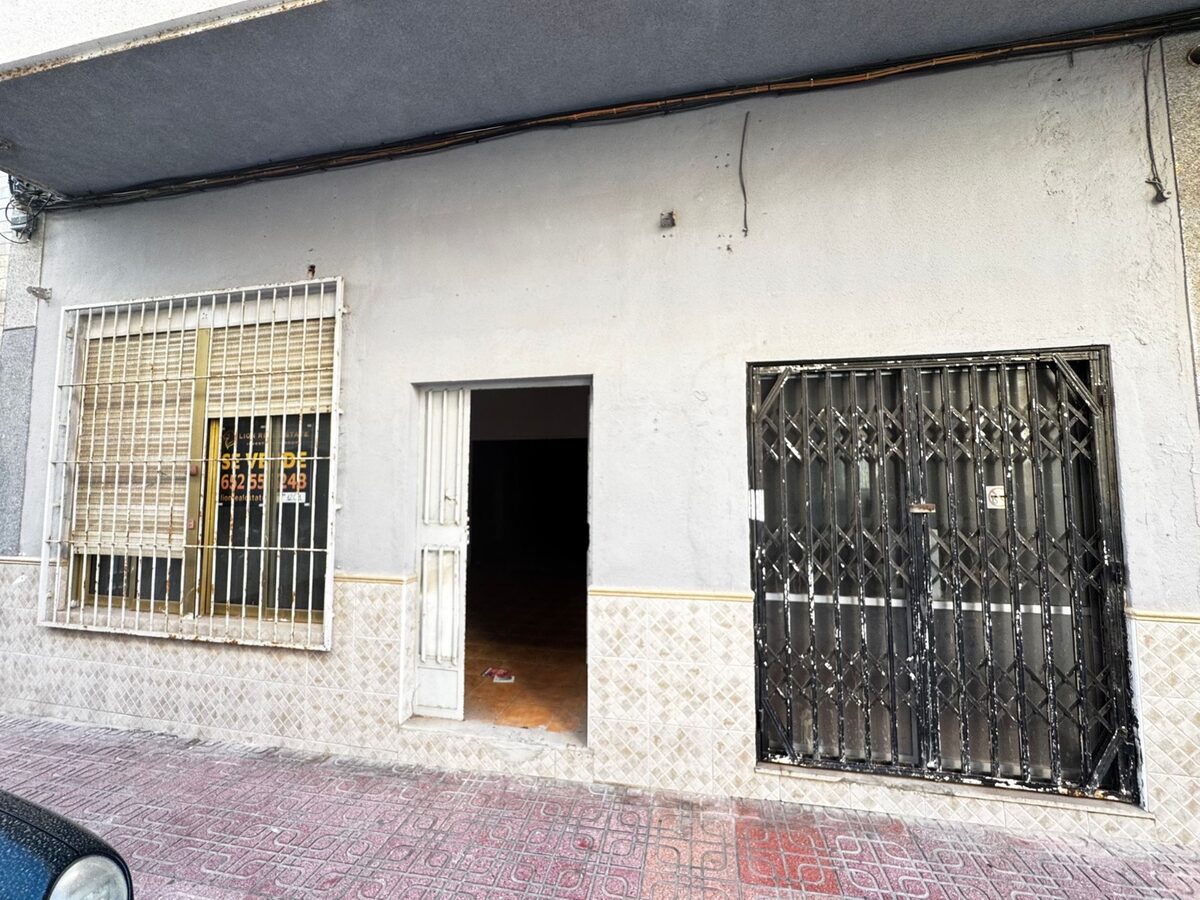 Коммерческое помещение с 2 спальнями, 260м² в Торревьеха, Испания [ID: 0150-LS-1201S]