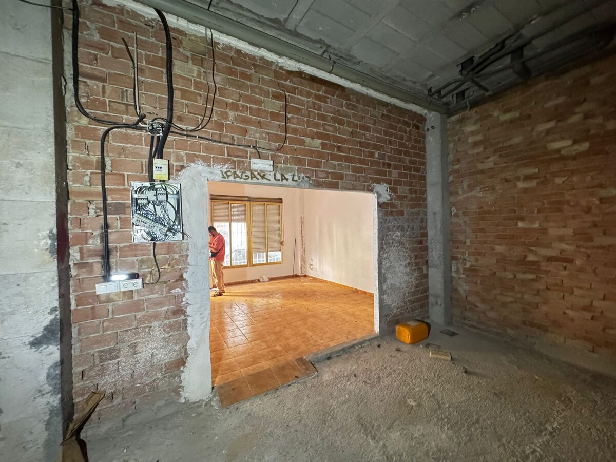 Коммерческое помещение с 2 спальнями, 260м² в Торревьеха, Испания [ID: 0150-LS-1201S]
