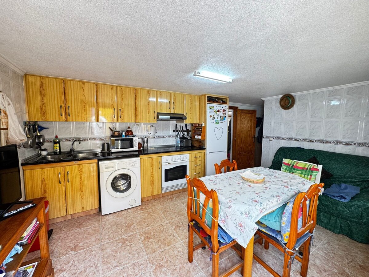 Dom z 5 sypialniami, 200m² w Punta Prima, Hiszpania [ID: 0150-LS-2410]