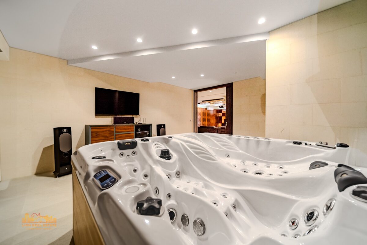 Вилла с 5 спальнями, 635м² в Алтея, Испания [ID: 0150-LS-0212]