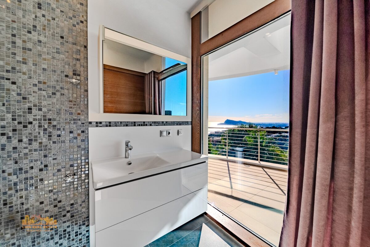 Вилла с 5 спальнями, 635м² в Алтея, Испания [ID: 0150-LS-0212]
