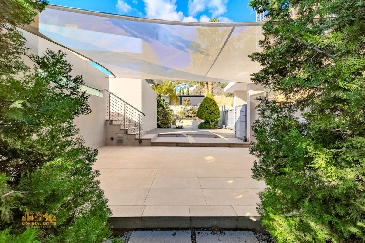 Вилла с 5 спальнями, 635м² в Алтея, Испания [ID: 0150-LS-0212]