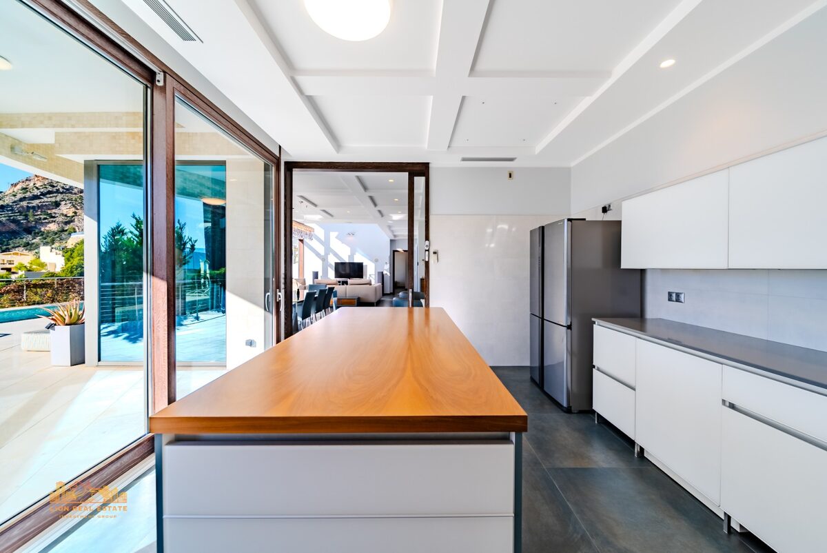 Вилла с 5 спальнями, 635м² в Алтея, Испания [ID: 0150-LS-0212]