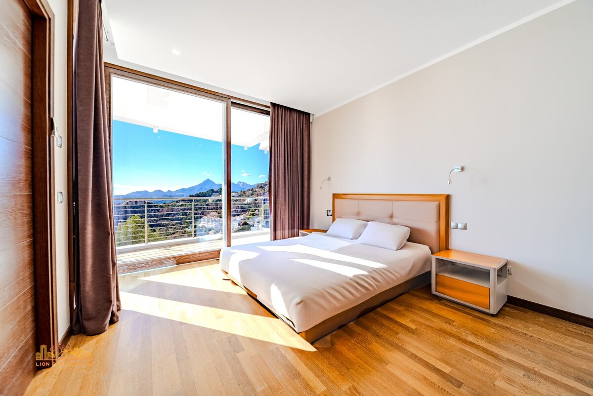 Вилла с 5 спальнями, 635м² в Алтея, Испания [ID: 0150-LS-0212]