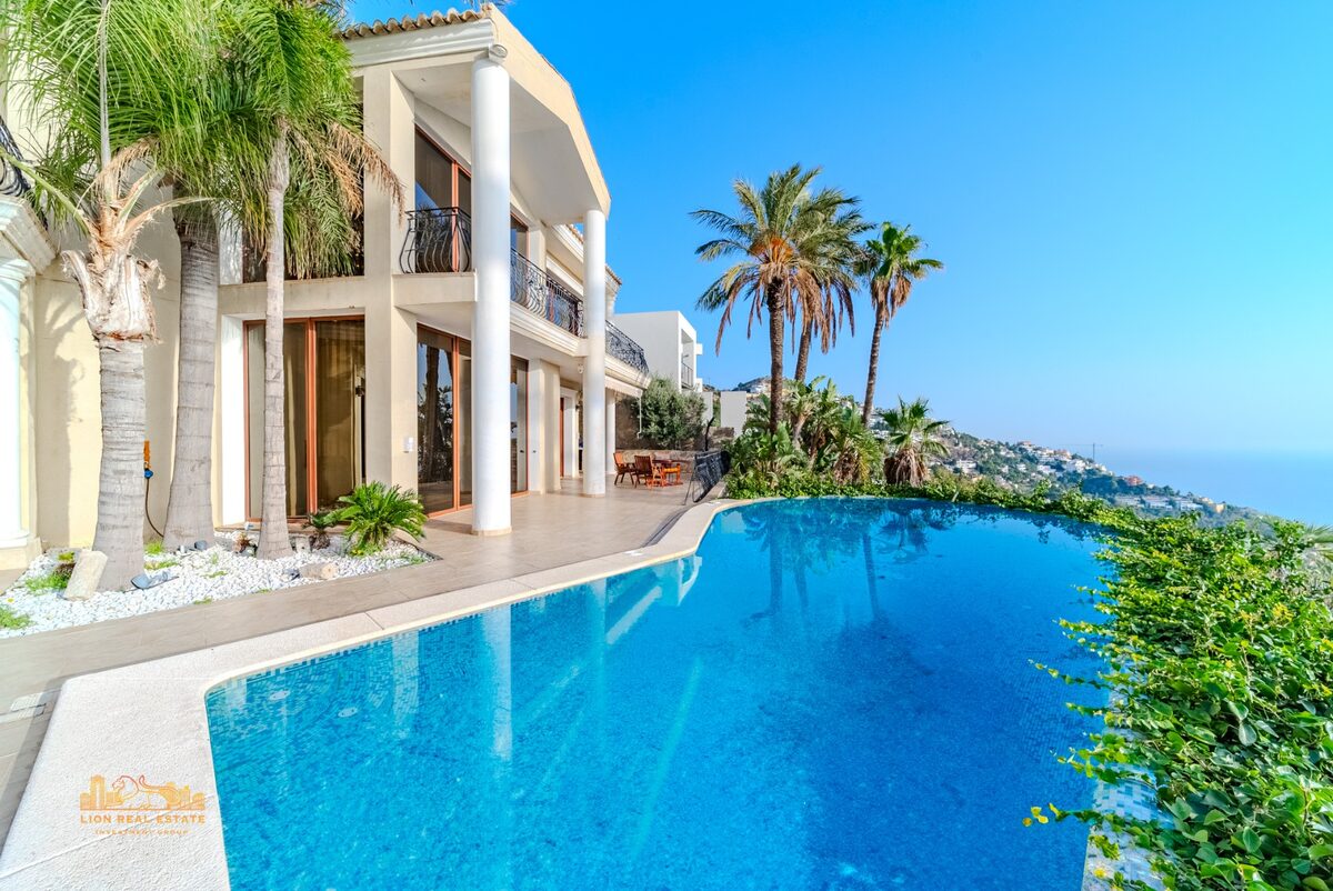 Villa with 5 bedrooms, 800m² in Altea, Spain [ID: 0150-LS-1212]
