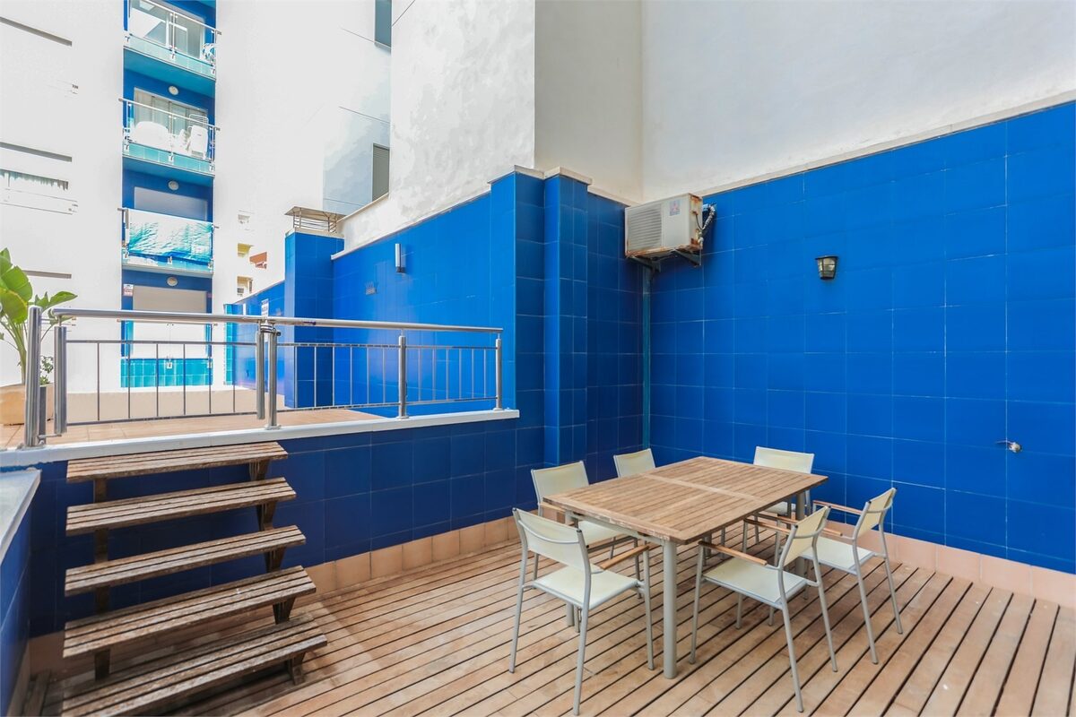 Apartment with 4 bedrooms, 189m² in Torrevieja, Spain [ID: 0150-LS-1812]