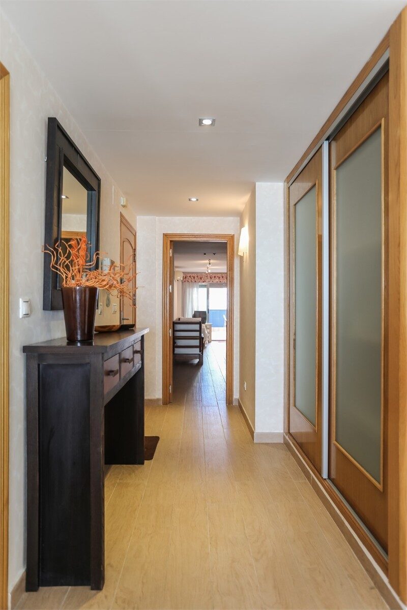 Apartment with 4 bedrooms, 189m² in Torrevieja, Spain [ID: 0150-LS-1812]
