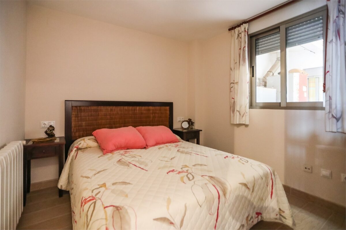 Apartment with 4 bedrooms, 189m² in Torrevieja, Spain [ID: 0150-LS-1812]