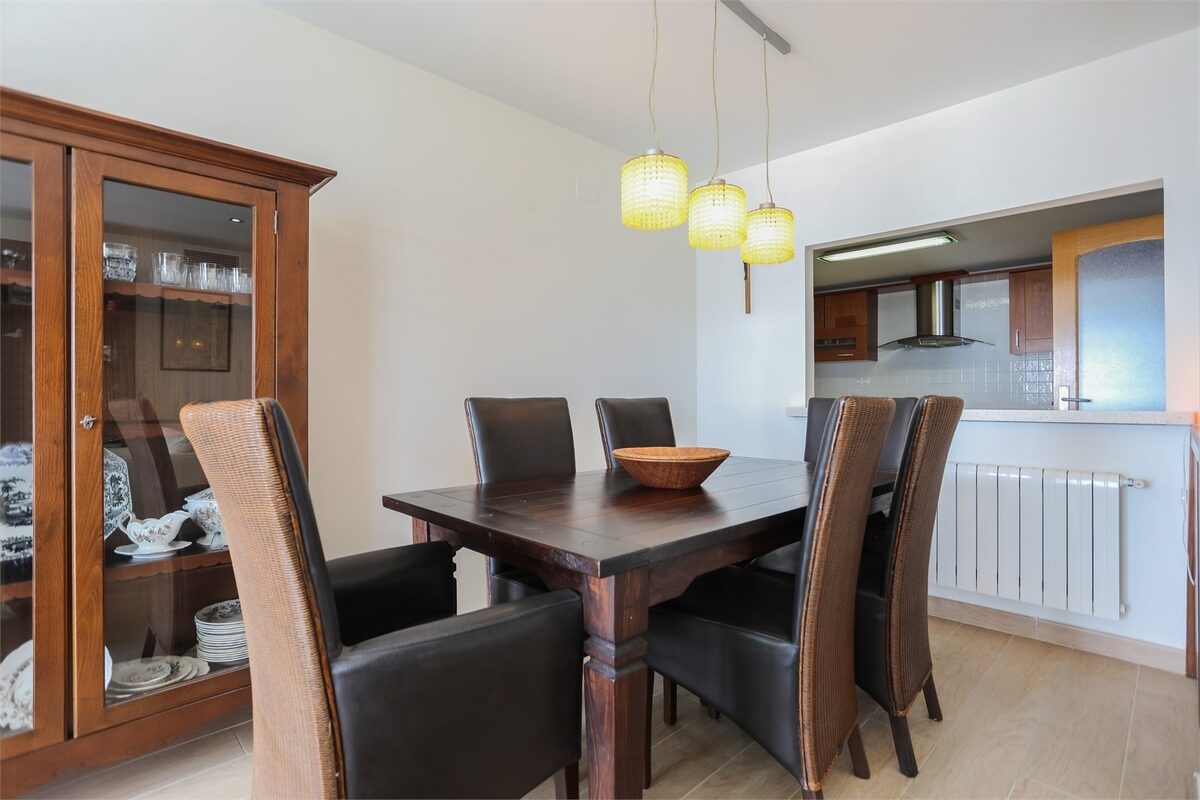 Apartment with 4 bedrooms, 189m² in Torrevieja, Spain [ID: 0150-LS-1812]