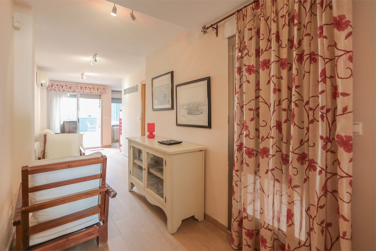 Apartment with 4 bedrooms, 189m² in Torrevieja, Spain [ID: 0150-LS-1812]